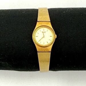 Vintage Estate Seiko Gold Tone Dainty Watch 4N00-0661